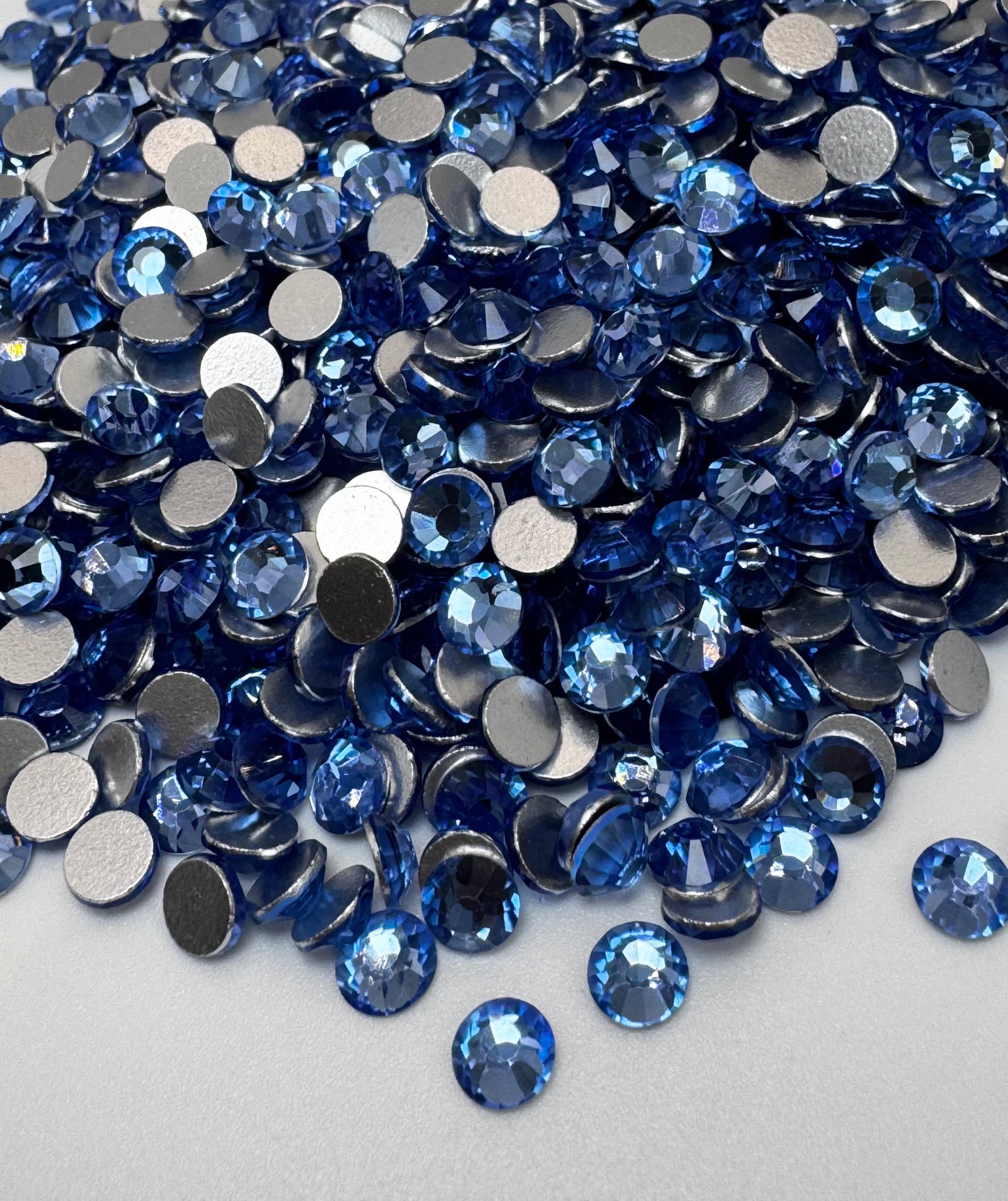 Light Sapphire - Core Rhinestone